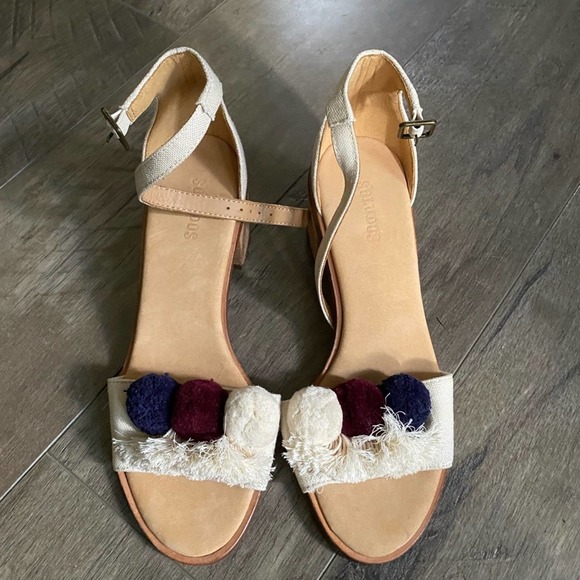 Soludos Capri Pom Pom Fringe Sandal 7.5 NWOB - Picture 2 of 6